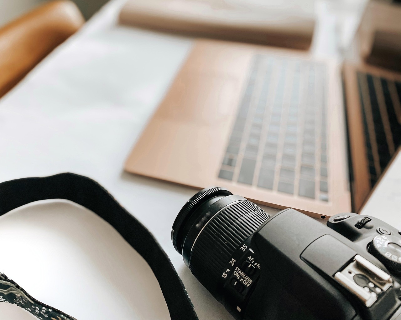 AI image generation tools laptop design